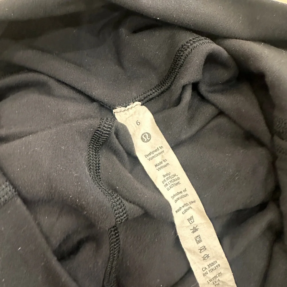 Lululemon Athletica Black Bike Shorts - Align 6 - Picture 10 of 10